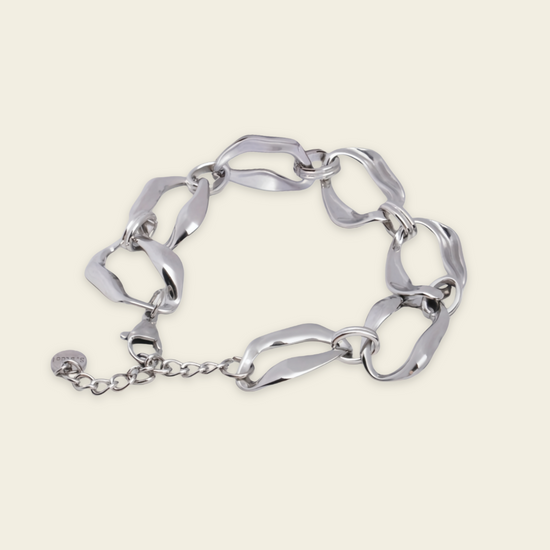 Contour Link Bracelet with sculpted open chain links in gold finish
