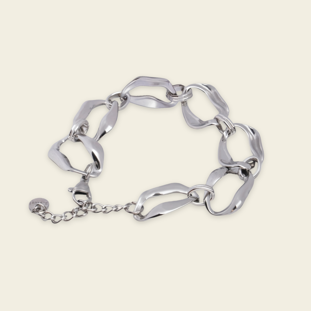 Contour Link Bracelet with sculpted open chain links in gold finish