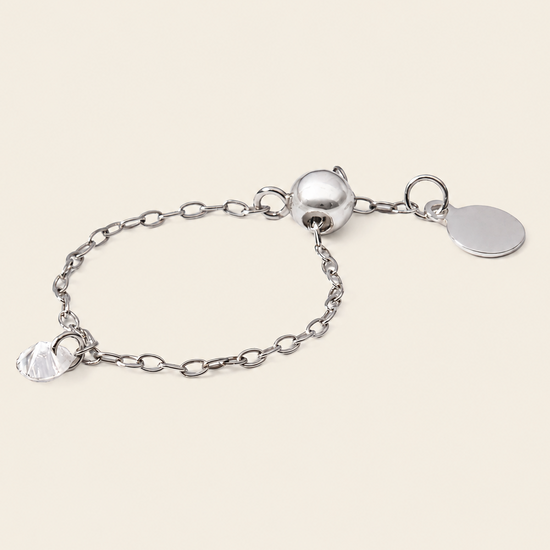 Dewdrop Chain Ring with an adjustable fine chain band in silver finish