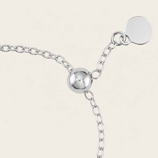 Dewdrop Chain Ring with an adjustable fine chain band in silver finish