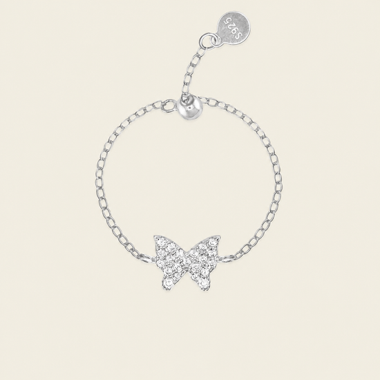 Light Wing Ring with a butterfly motif on a fine chain band in silver finish