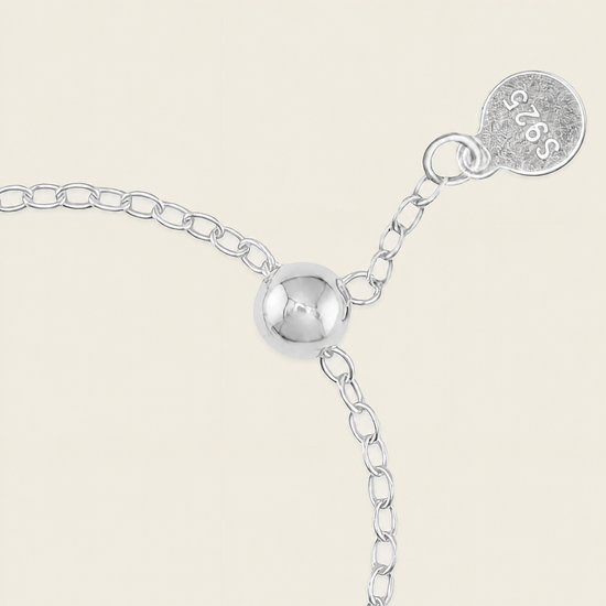 Light Wing Ring with a butterfly motif on a fine chain band in silver finish