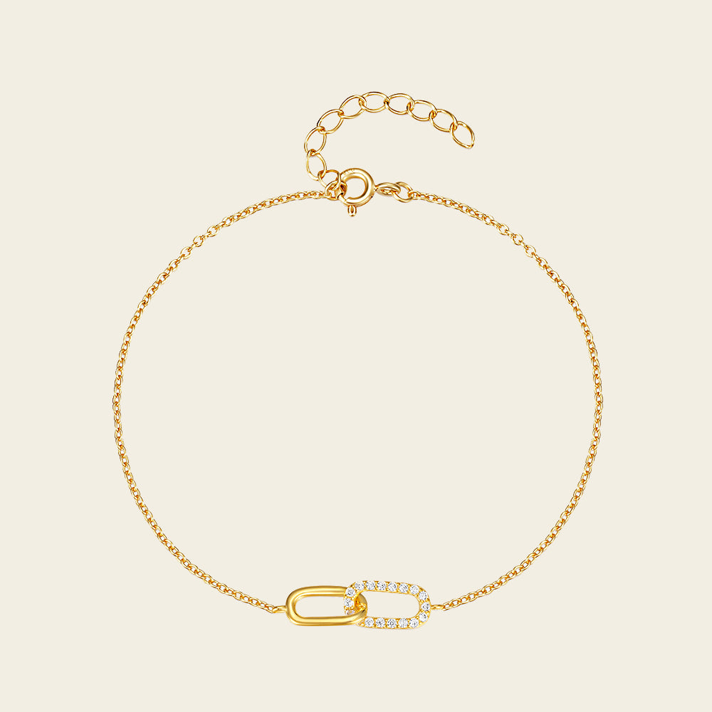 Linked Oval Bracelet with a fine chain and linked oval centre in gold finish