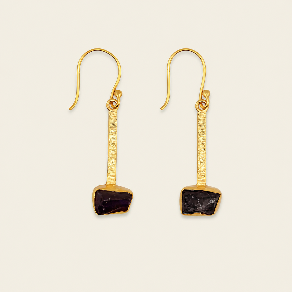 Night Drop Earrings with long gold-coloured chains and dark stone drops