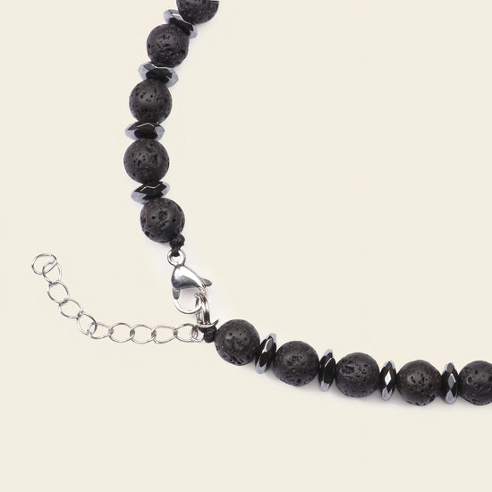 Skull Drift Necklace, showing the fastening detail